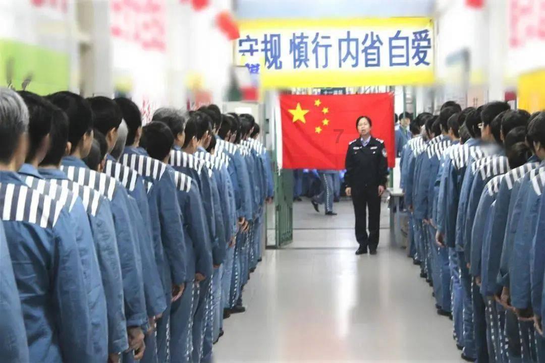 脸上长有黄褐斑怎么去内调外用